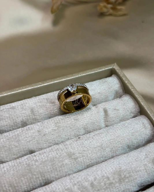 Premium Gold | Royal Solitaire Wide | Stack Ring