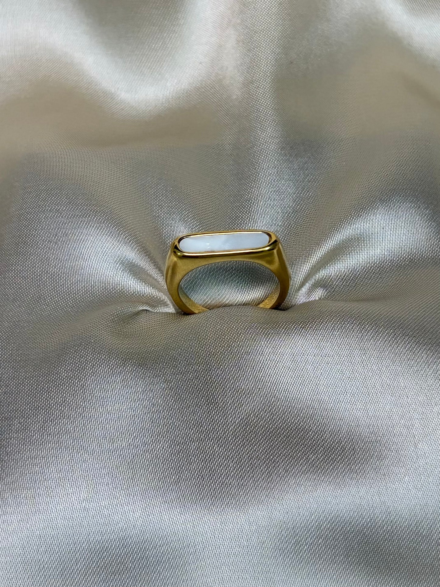 Modern Gold | White Pearl | Signet Ring