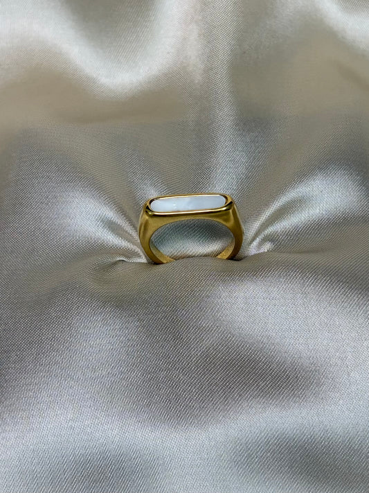 Modern Gold | White Pearl | Signet Ring