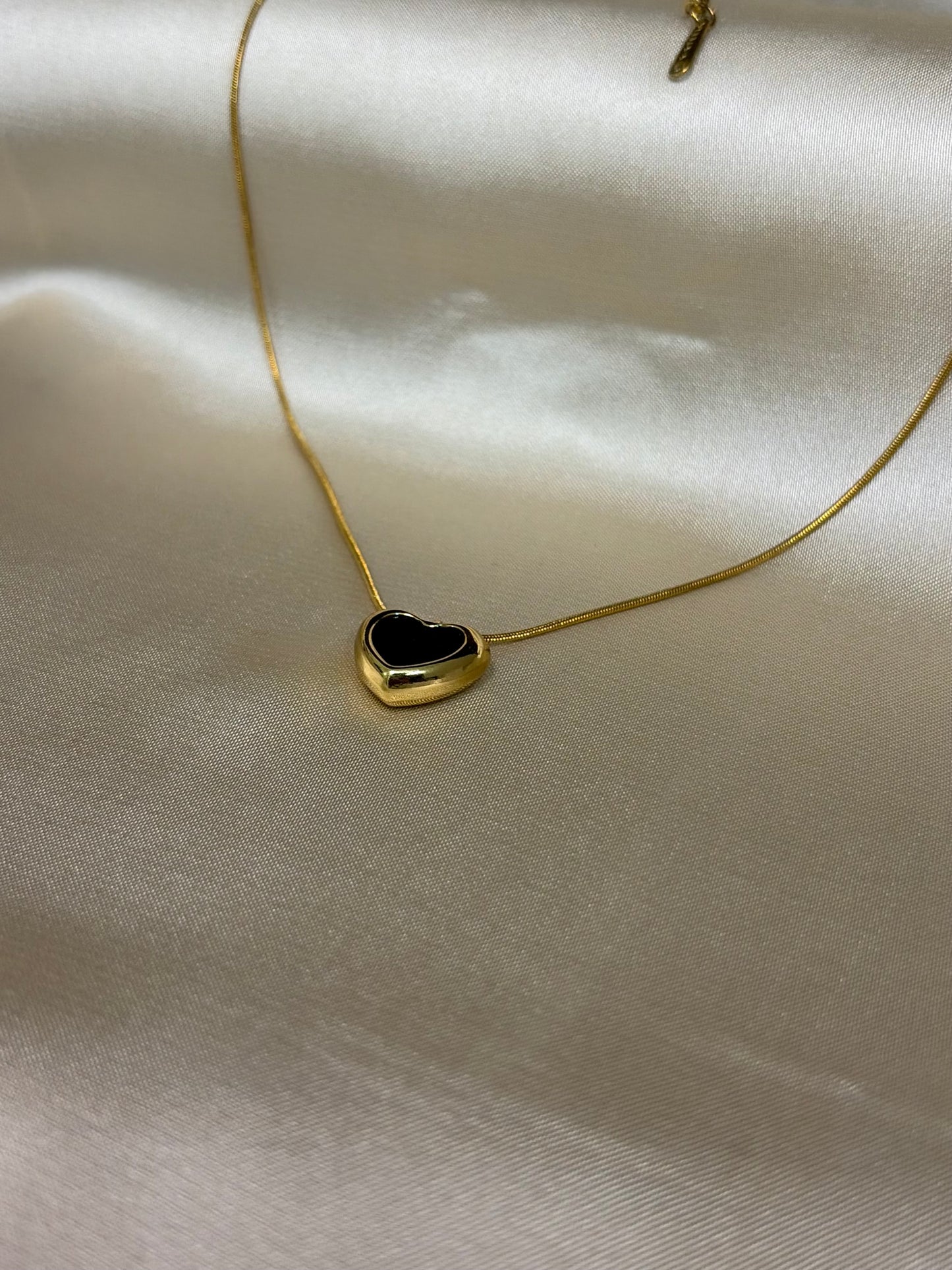 Minimalist Black Heart | Pendant Necklace | Waterproof Gold Chain | Stainless Steel